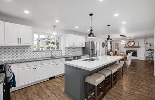 Orem Casa | Chic Escape:Pet Friendly w/Modern Charm & Waffles!