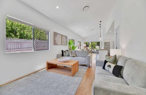 Scarborough Casa | Chic Family Friendly 4BR Retreat Near Redcliffe