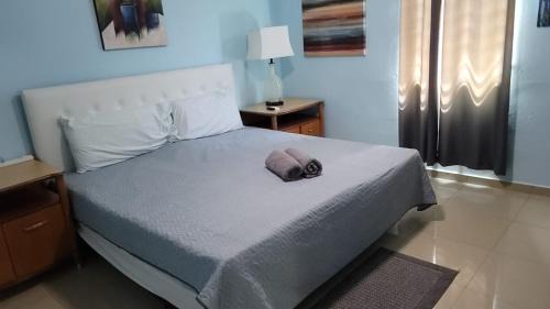 Palmas Apartamento | CHIC Family-friendly home sleeps up to 12 People, Right Unit