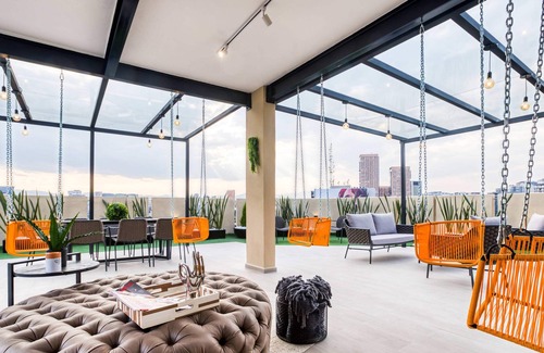 Granada Apartamento | Chic & Fancy 3BR Apt |Gym+B/Center+2 Wonderful Rooftops