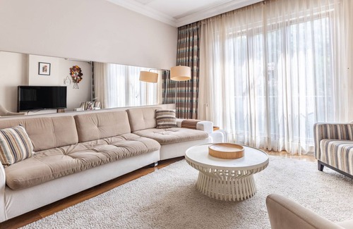 Esentepe Apartamento | Chic Flat 5 min to Kanyon Mall and Metro in Levent