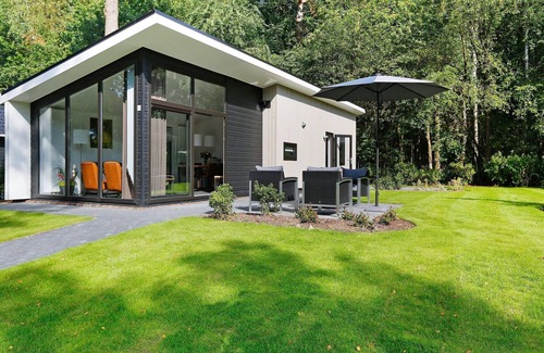 Markelo Chalet De Esquí | Chic Forest Lodge with Sauna