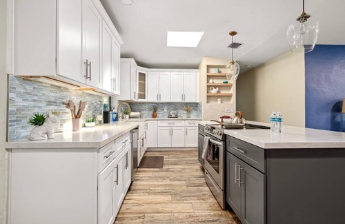 South Lake Casa | Chic Getaway w/Heated Pool & Short Walk to Beach
