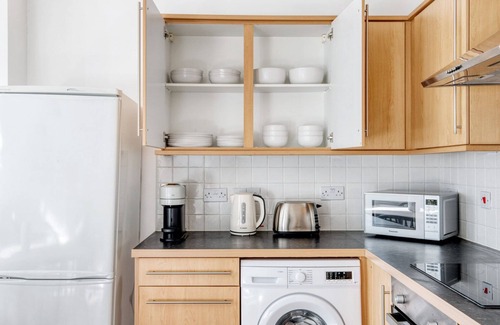 Hackney Central Apartamento | Chic Hackney 2BR in gated development, nr shops & bars, by Blueground