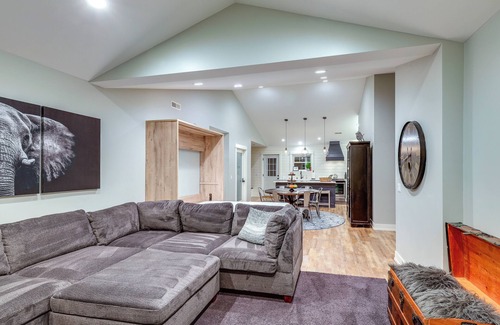 Holland Casa | Chic Hideaway w/ Fire Pit < 2 Miles to Beach!