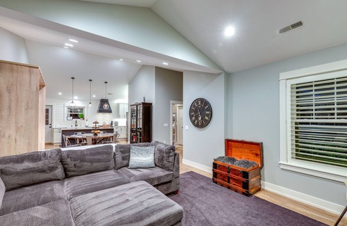 Holland Casa | Chic Hideaway w/ Fire Pit < 2 Miles to Beach!