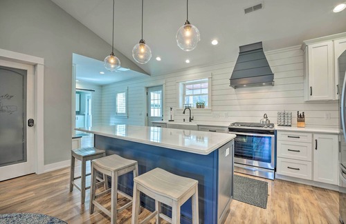 Holland Casa | Chic Hideaway w/ Fire Pit < 2 Miles to Beach!
