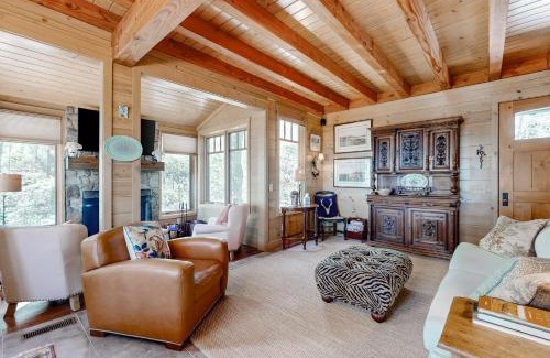 Highlands Casa | Chic Highlands Cabin