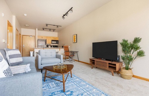 Pearl District Apartamento | Chic Hillsboro Studio, by Blueground