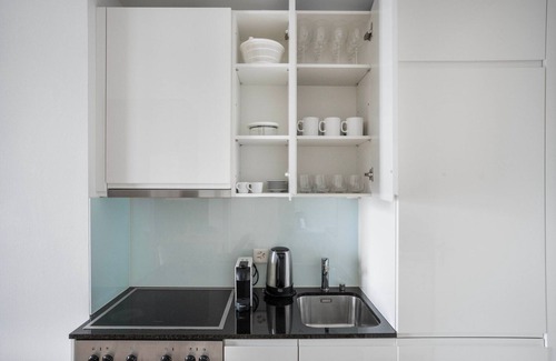 Horgen District Apartamento | Chic Horgen 2BR w/ Storage Room & Lake View, nr Market, by Blueground