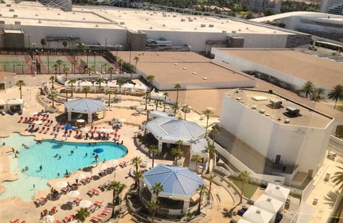 Winchester Apartamento | Chic hotel suite with fitness room and AC in marvelous Las Vegas