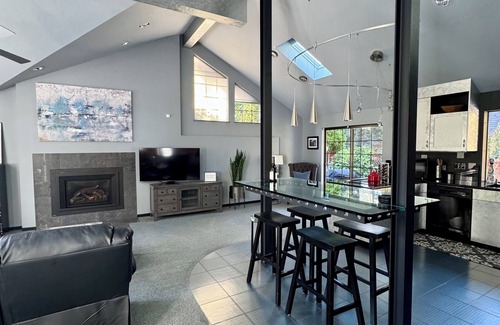 Southeast Eugene Casa | Chic house in Eugene near University of Oregon/Autzen/Hayward Field