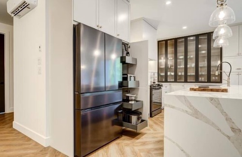 Orford Apartamento | Chic Ibiza, SPA, Golf et Vélo, Foyer, Montagne