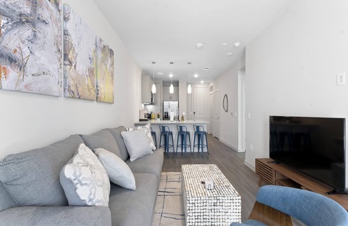 Windsor Park Apartamento | Chic King Bed 1BR Suite 5 Min to DT