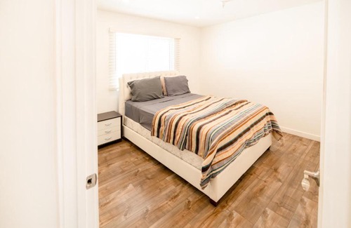 Wilshire Apartamento | Chic Koreatown 1 Bedroom Close to Downtown LA with free Gated Parking