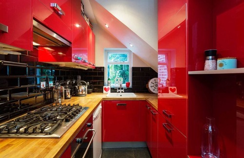 St. Helen's Apartamento | Chic Ladbroke Grove Flat with Garden Retreat