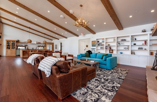 Oakland Casa | Chic Lake Stay w/ Pool, Dock & Fireplaces