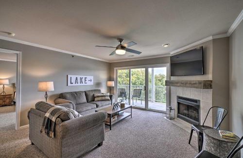 Osage Beach Apartamento | Chic Lakefront Condo with Lake and State Park Views!