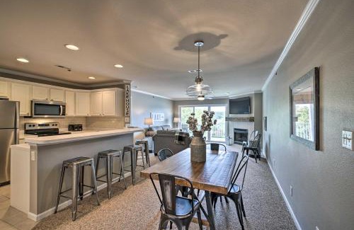 Osage Beach Apartamento | Chic Lakefront Condo with Lake and State Park Views!