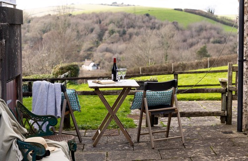 Dittisham Cabaña | Chic, Lively and Stylish
