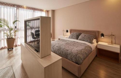 Antiguo Country Apartamento | Chic Loft 701 Steps from El Virrey Park by LetoH