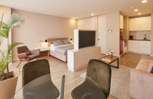 Antiguo Country Apartamento | Chic Loft 701 Steps from El Virrey Park by LetoH
