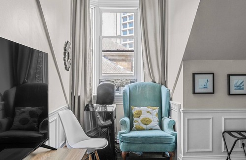 Downtown Halifax Apartamento | Chic Loft suite with WiFi & AC in historic downtown town Halifax near waterfront