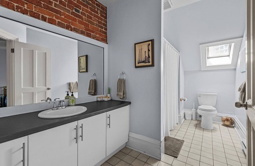 Downtown Halifax Apartamento | Chic Loft suite with WiFi & AC in historic downtown town Halifax near waterfront