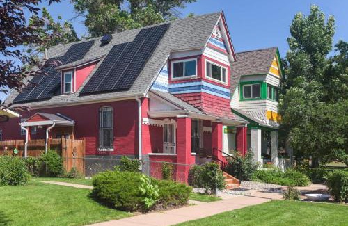 Whittier Apartamento | Chic Lower-Level Stay - Prime Walkable Locale