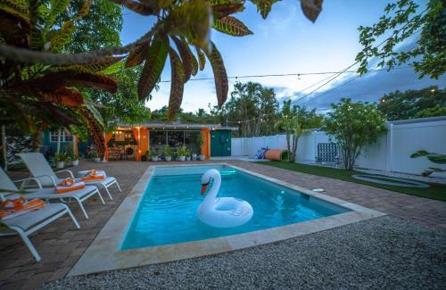 Edgewood Casa | Chic MangoTree villa Heated Pool