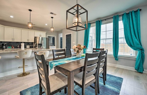 Downtown Memphis Cabaña | Chic Memphis Home w/ Deck ~ 2 Mi to Dtwn!