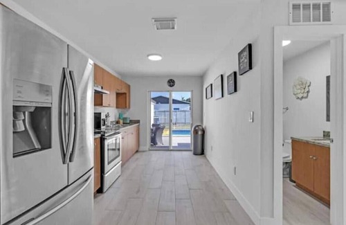 Palmetto Estates Casa | Chic Miami Private Pool Home