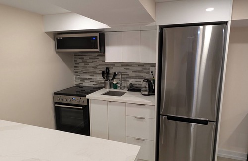 Oakwood Village Apartamento | Chic Midtown Toronto Suite /Restaurants /Newly Renovated