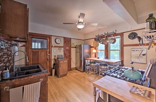 Riverwest Apartamento | Chic Milwaukee Apartment in Hip Neighborhood!