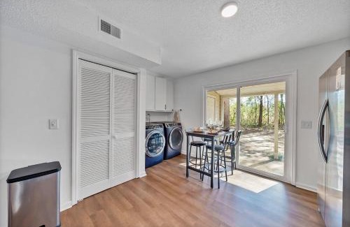 Springdale Casa | Chic & Modern 2BD Near CAE