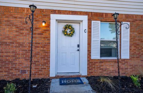 Springdale Casa | Chic & Modern 2BD Near CAE