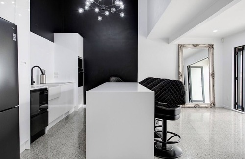 Manukau City Apartamento | Chic Modern 2BR Heart of Manukau