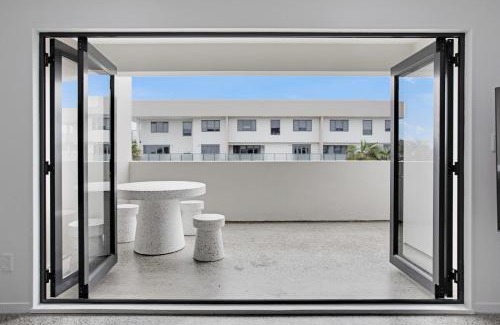 Manukau City Apartamento | Chic Modern 2BR Heart of Manukau