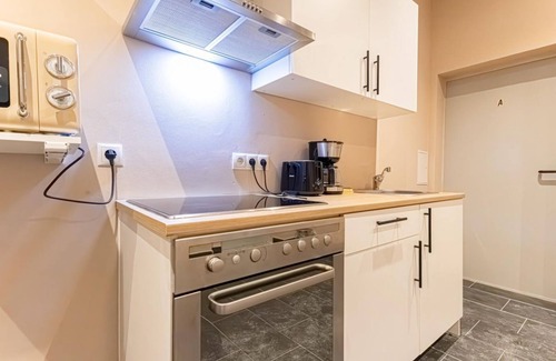 Neulerchenfeld Apartamento | Chic & Modern Room, 6-Minutes to Wiener Stadthalle