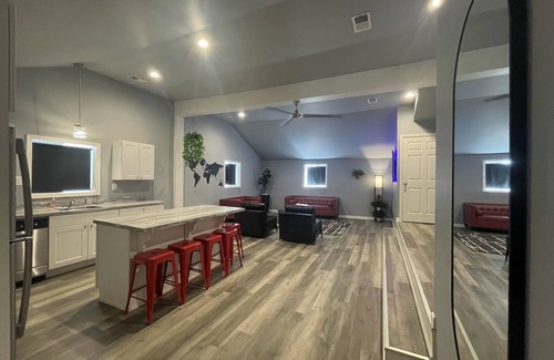 Schnitzelburg Apartamento | Chic & Modern Stay walking distance to restaurants, bars and shops!