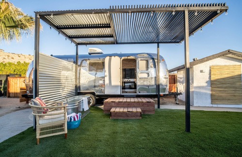 Desert Hot Springs Casa | Chic & Modern Airstream + Soaking Tub