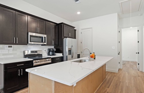 Downtown Memphis Casa | Chic new build 2BR/2BA near downtown Memphis