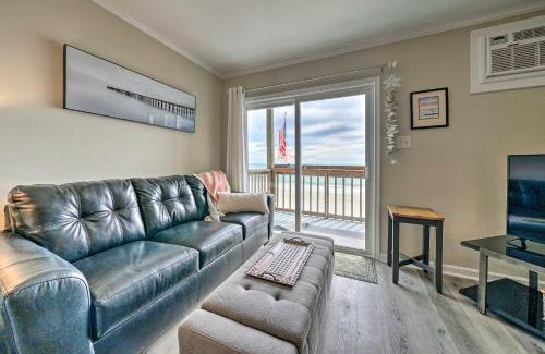 Sneads Ferry Apartamento | Chic Oceanfront North Topsail Beach Condo with Deck