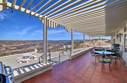 Chico Casa | Chic Paradise Home with Terrace 13 Mi to Wineries!