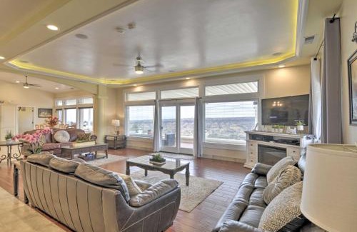 Chico Casa | Chic Paradise Home with Terrace 13 Mi to Wineries!