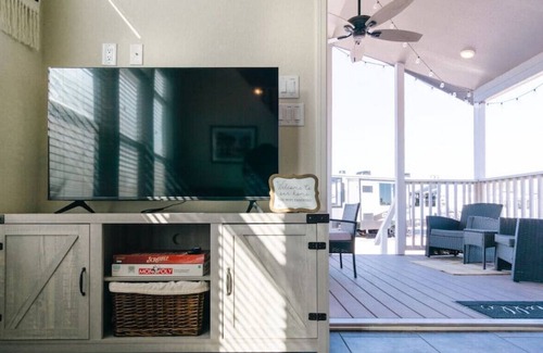 Ehrenberg Casa | Chic + Peaceful Tiny House on the Colorado River!
