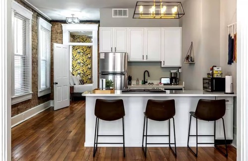 Mount Auburn Condominio | Chic Pendleton Condo, Steps from OTR/Stadiums/Casino, W/D in unit, Shared Patio