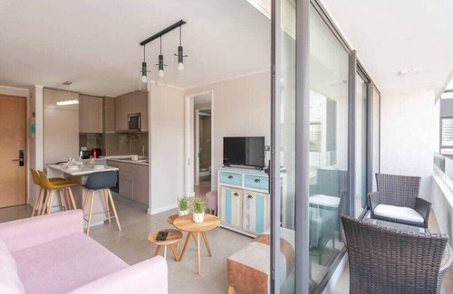 Nunoa Condominio | Chic Plaza 2B W/Wifi, Parking & Metro.