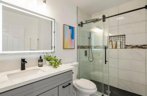 South of Conant Casa | Chic pool home 6 mi to beach sleeps 8