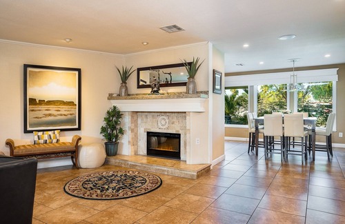 Paradise Villa | Villa privada Las Vegas: Oasis junto a la piscina, WiFi rápido, admite mascotas